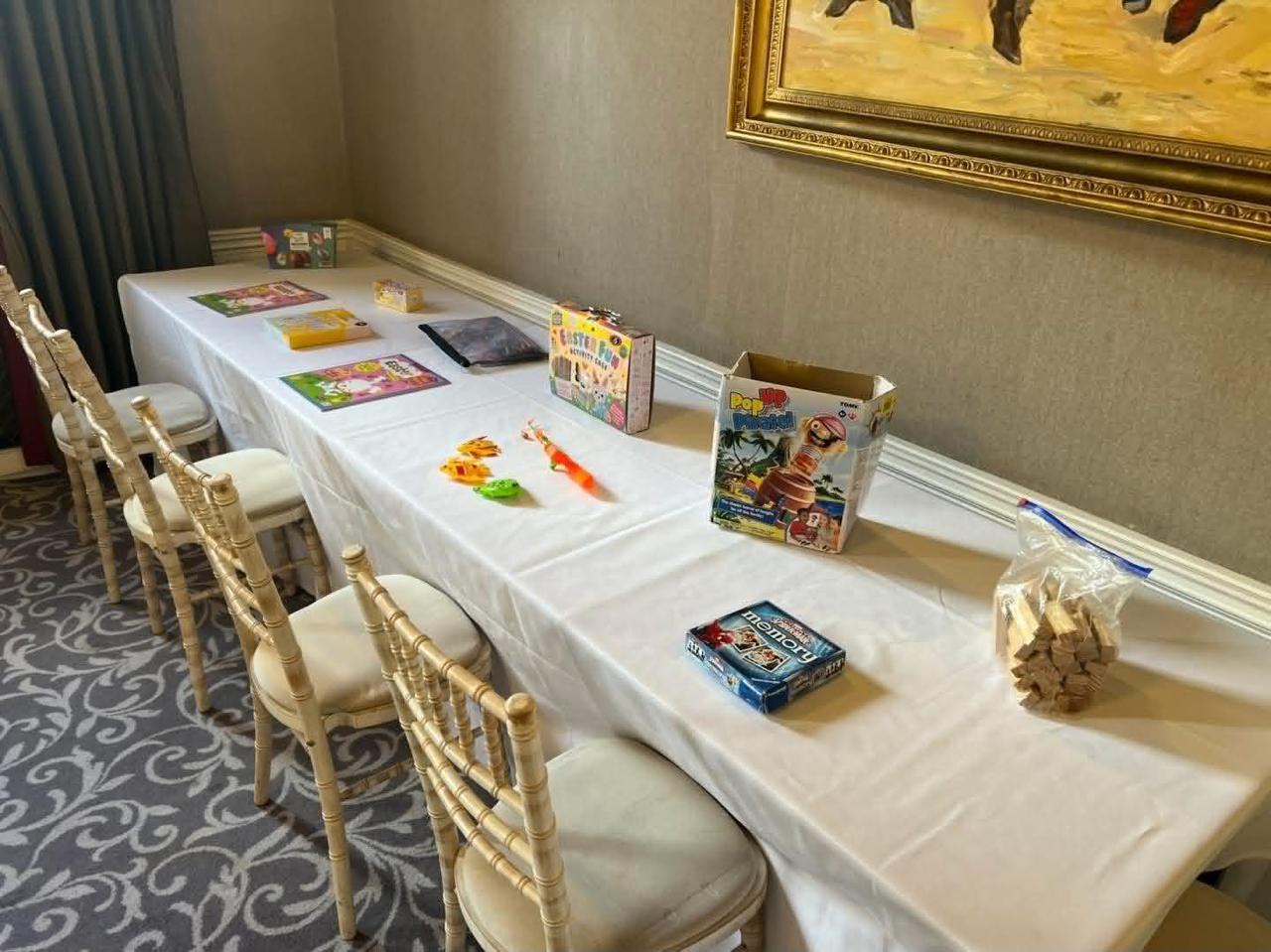 Children’s entertainment for weddings with tabletop activities